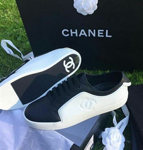 precio de chanel|zapatos Chanel para mujer.